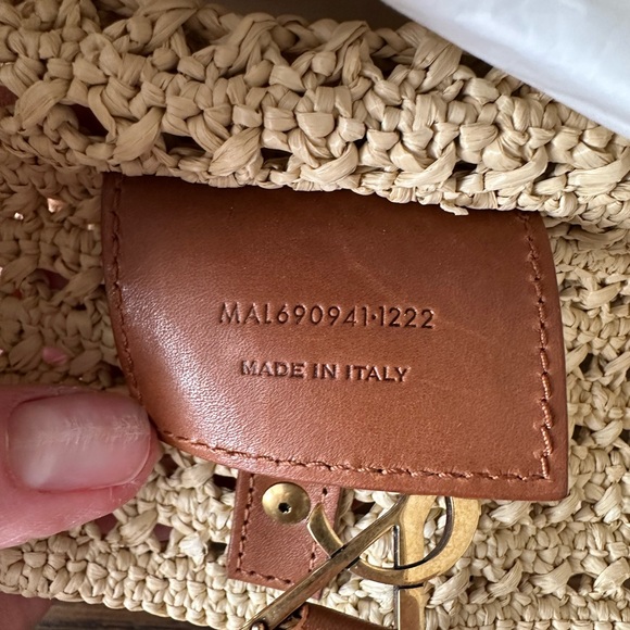 Saint Laurent Le 5 À 7 in Raffia Crochet and Smooth Leather - Picture 9 of 9